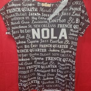 Sweet Gisele New York City Rhinestone Size Large Graphic Fitted V-Neck